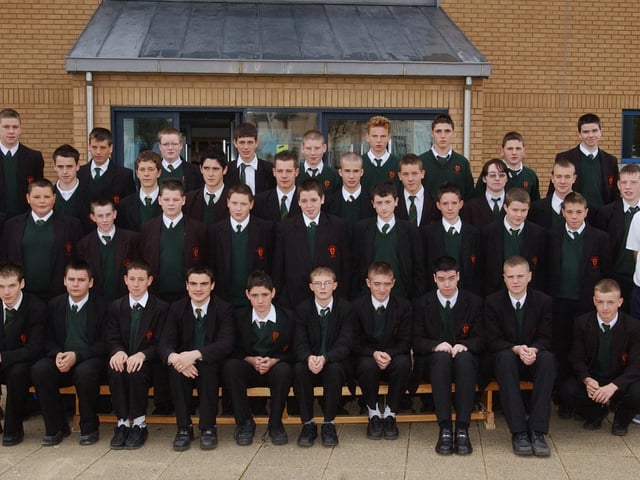 Year 10 class prizewinners. Included is Mr. Paul Breen, Year Head. (1510C14) : St Joseph's Boys School Prizegiving October 2004.