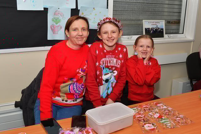Stall holders had a variety of gifts on sale at the Galliagh Community Christmas Craft Fair and Wonderland on Saturday afternoon.  Photo: George Sweeney