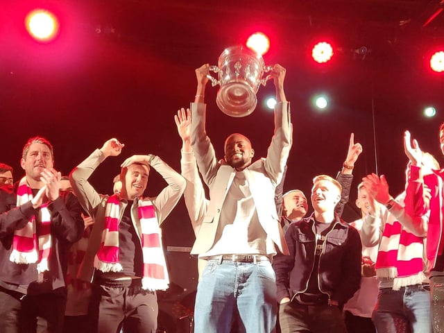 Derry City players' huge welcome home to the Guildhall Square after their FAI Cup Final win.