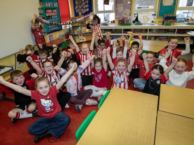 Hollybush PS children showing their support for Derry City during Friday's visit.