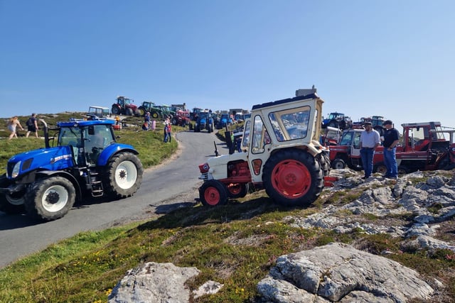 Tractors at Banba's Crown.