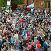 Huge numbers in Guildhall Square for the Return of Colmcille. (1106PG30)