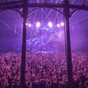 Faithless live.