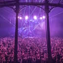 Faithless live.