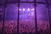 Faithless live.