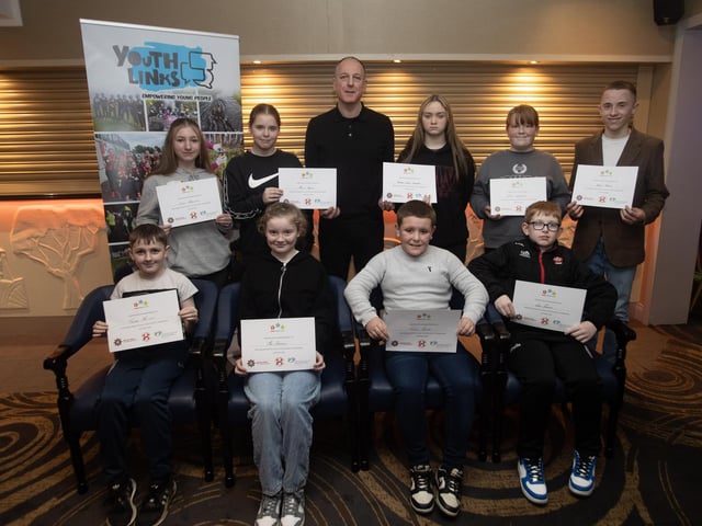 Matt Plummer presenting the 'Youth Safety Awards' at Wednesday evening's Enagh Youth Forum's Certificate Presentation and Celebration Event at the White Horse Hotel, Derry.