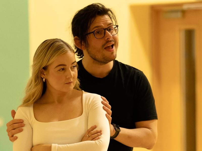 Caitlyn Kelly as Laurey and Luke de Belder as Curly.