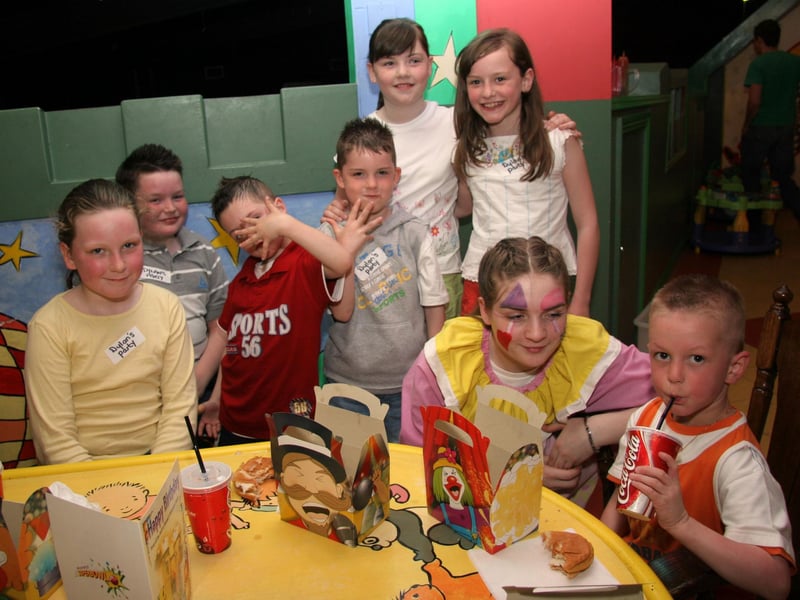 Shannon, Bryan, Saemus, Kristian, Megan, Chloe and birthday boy dylan have funat Bananas with the party helper 0570JML : Parties and celebrations June 2006: Dylan McDaid.