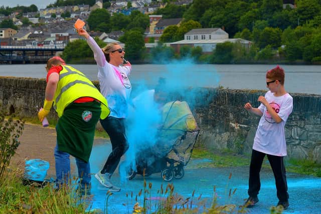 Enjoying the fun at a previous ARC Fitness Colour Dash back in 2022. Photograph: George Sweeney.  DER2226GS – 010.