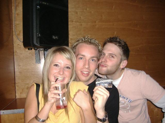 A night out in Derry bars in October 2005
