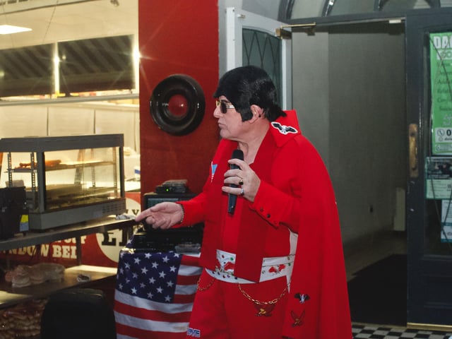 Elvis entertains at Waterloo Place.