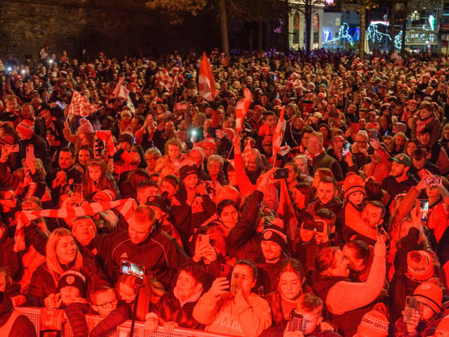 Derry City received a hero’s welcome in Guildhall Square as they brought back the FAI Cup for the sixth time, 10 years after the Candystripes last won it. They beat Shelbourne 4-0 at the Aviva Stadium. Picture Martin McKeown.14.11.22
