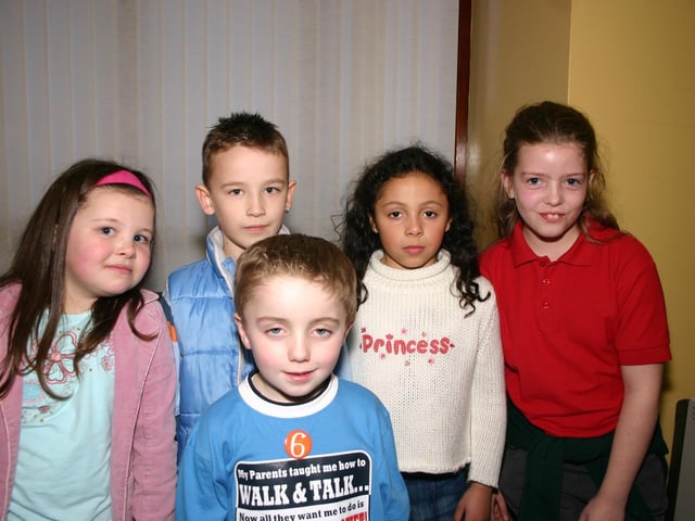Birthday boy Matthew Wells enjoying his 6th Birthday with friends Enya, Bobby, Kerry and Rebekah. 2931/dd : Parties and celebrations March 2006: Matthew Wells.