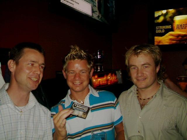 Exif-JPEG-422 : Locals having a good time at Derry's nightlife spots back in June 2005.