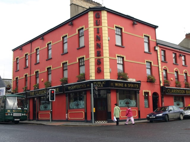 Clarendon Bar back in 2004.