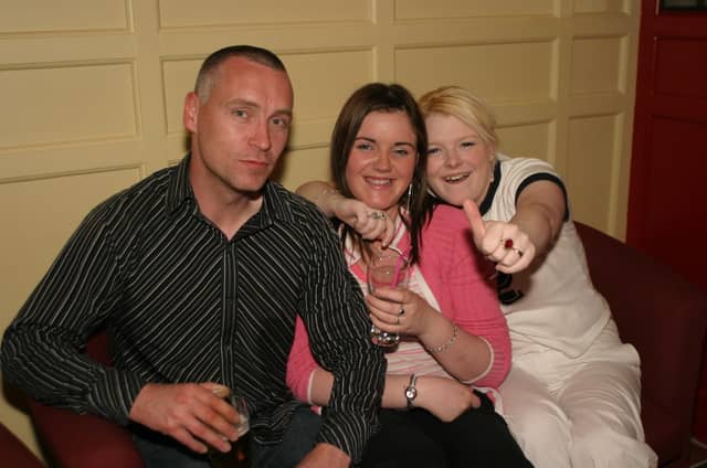 PubEye: Friends and family out enjoying a drink together in the Dungloe.