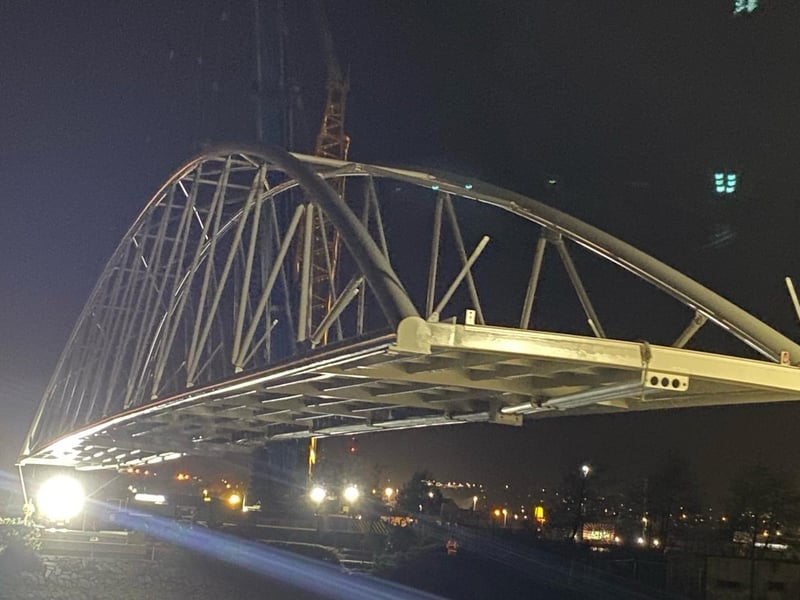 The Pennyburn foot and cycle bridge was officially set in place by contractor, FP McCann Ltd, last night. This is a key stage in the project which will see the the bridge and greenway link to Bay Road Park open to the public later in the Spring. The project is funded by the INTERREG VA Programme, administered by the Special EU Programmes Body and the Department for Communities.