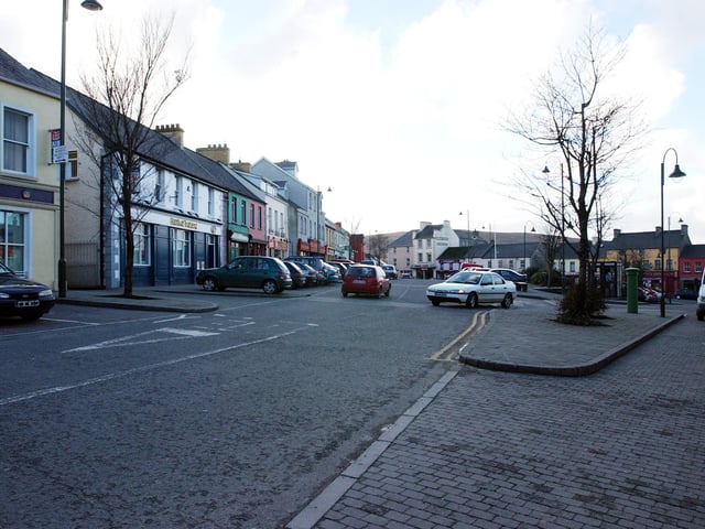 Carndonagh town centre in 2003.