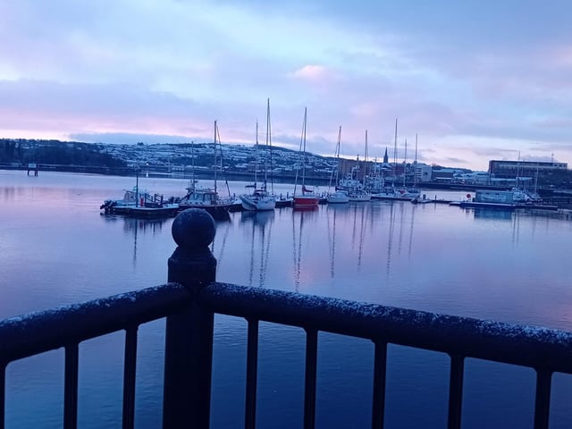 With the cold weather continuing Derry woke to a blanket of white on Thursday morning and the riverfront took on the aspect of a winter wonderland.