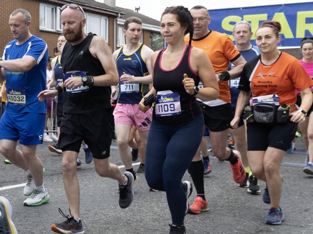 Rosemary Heaney (1109) among this group of runners. (Photo: North West Newspix)
