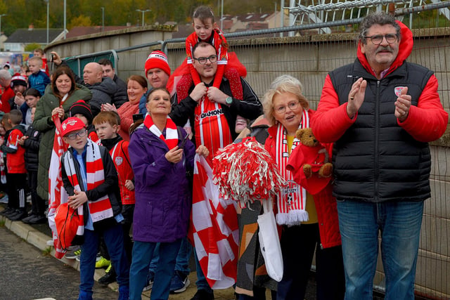 Fans gather at Brandywell Stadium on Saturday morning to give wish Derry City players and coaches good luck as they depart for Dublin ahead of tomorrow’s FAI Cup Final against Shelbourne. George Sweeney.  DER2244GS – 41