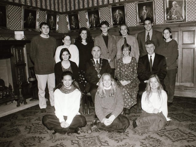 Mayor John Kerr with students from the USA.