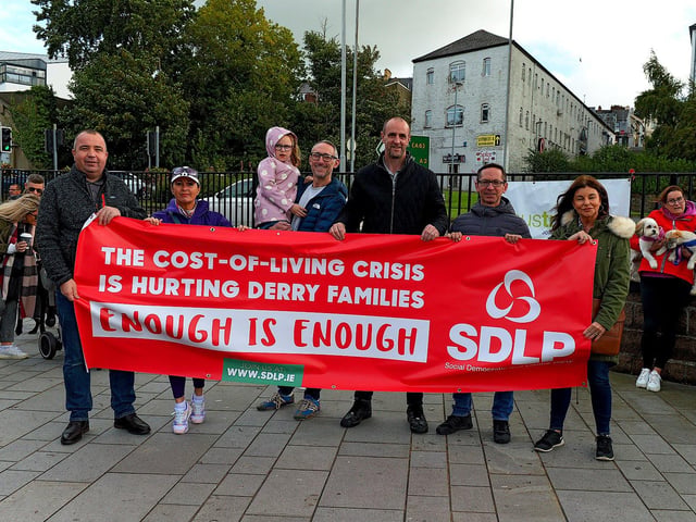 SDLP members attended the Derry Against Fuel Poverty march and rally on Saturday afternoon last. Photo: George Sweeney. DER2239GS – 101
