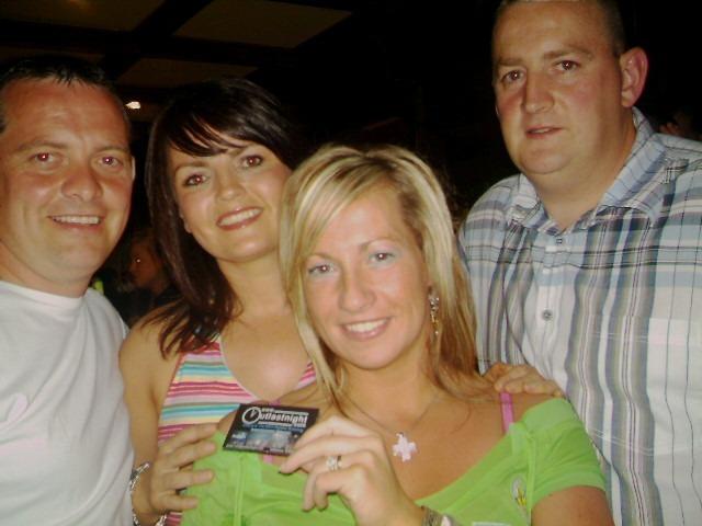 Exif-JPEG-422 : Locals having a good time at Derry's nightlife spots back in June 2005.