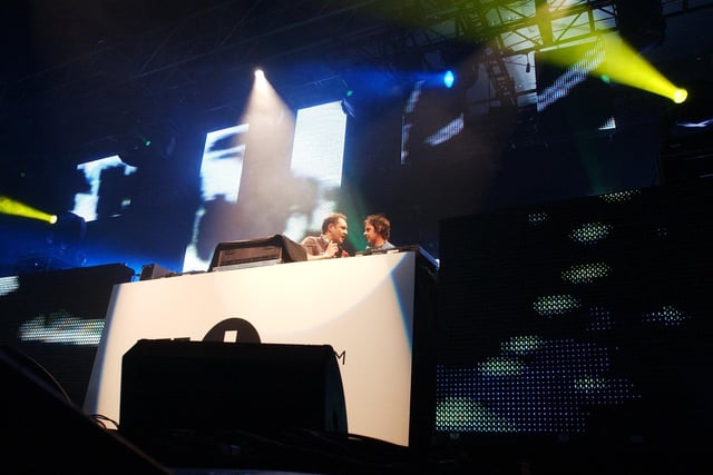 Agnelli and Nelson on the massive Radio One sound stage. (2604PG13)