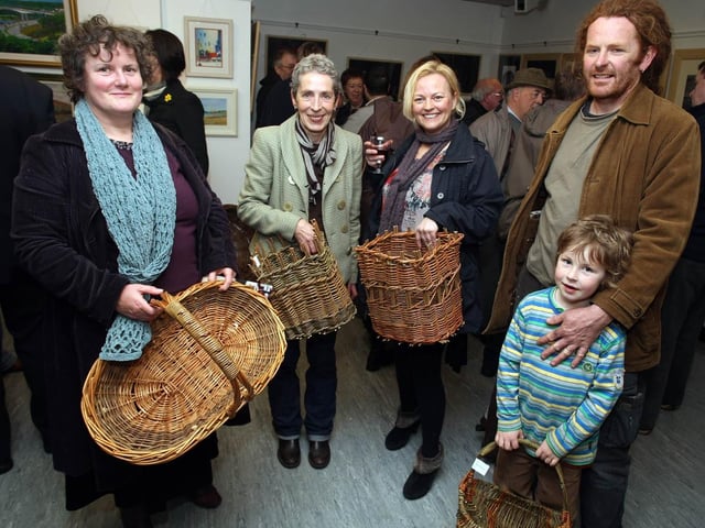 These ladies show off their wicker pieces, at the end of term exhibition at the Eden Arts Centre, from left, Gemma Harkin, Fiona Doney, Oonagh Desmond, Brendan Farren (Wicker Instructor) and Eoghan Farren. 0604GM05EDEN