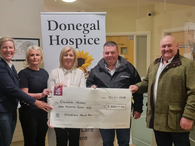 The Inishowen Truck Run raised funds for two local charities, Donegal Hospice and Creeslough Tragedy Fund and a cheque was recently presented to Isobell Doherty for €7000 raised from their recent event. Pictured L to R: Caroline Gurney, Jacqueline Duffy, Isobell Doherty, Kevin O'Connor and Mickey Highboy