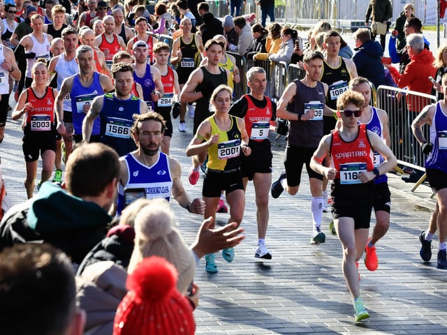 Runners taking part in the Bentley Group Walled City 10 Mile race, Ebrington Square. (Photo - Tom Heaney, nwpresspics)