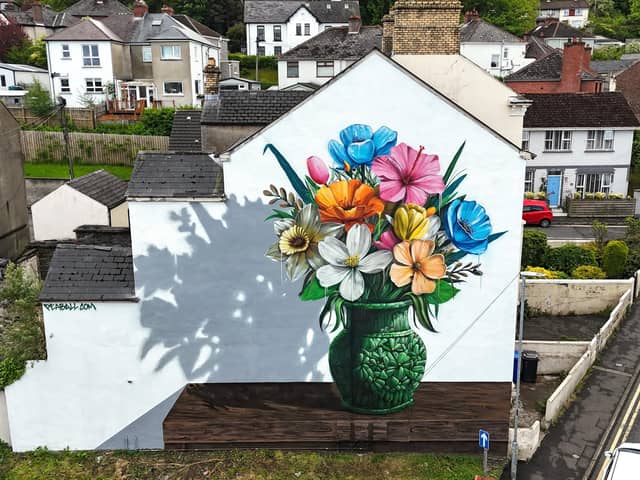 A powerful new mural celebrating the many cultures and communities that now call Derry home has been created at Chapel Road.