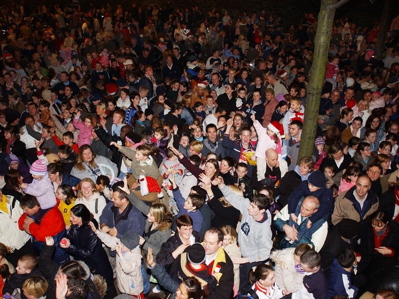 Derry's Christmas light switch-on in November 2003