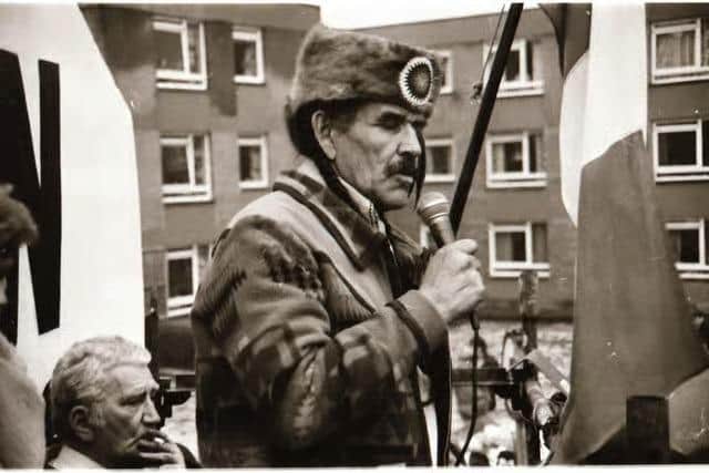 1985: Ojibwe leader and founder of the American Indian Movement (AIM), Clyde 'The Thunder Before the Storm' Bellecourt, addressing the Bloody Sunday commemoration.