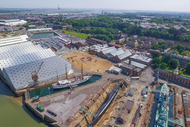 Making an appearance in the show during the dramatic boxing matches between Simon and Will, Kent’s Historic Dockyard Chatham features in several episodes. The dockyard was one of the UK’s most important ship building locations.