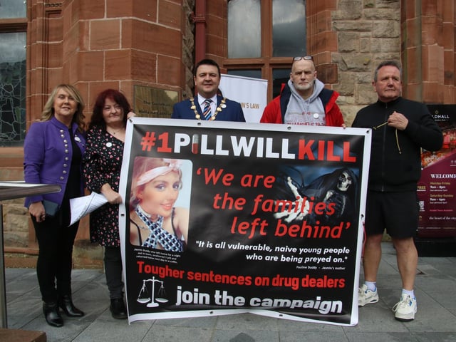 Mayor Ruairí McHugh with William Burns, campaigner “1 Pill Will Kill” Gary Lenaghan, and on right, Ciara Ferguson, MLA, and Pauline Duddy (speaker) at the Anti-drugs rally, Guildhall. (Photo - Deirdre Heaney, nwpresspics)