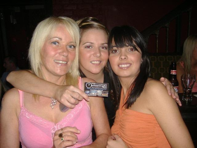 A night out in Derry bars in October 2005