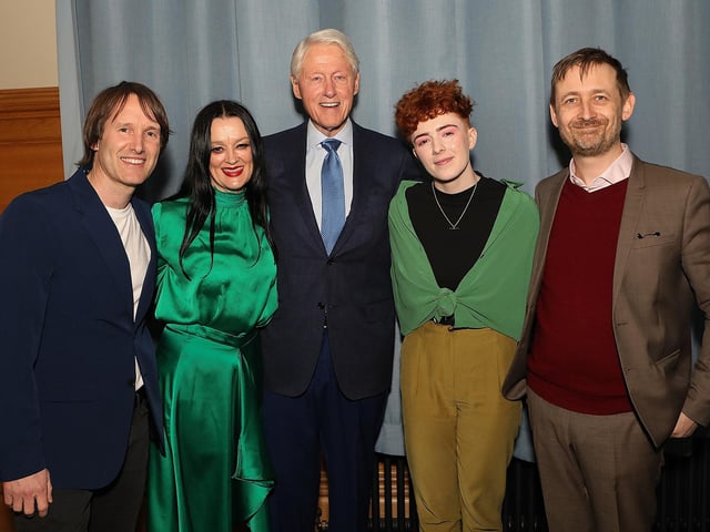 Bill Clinton with Tim Wheeler, Bronagh Gallagher, Roe and Neil Hannon.