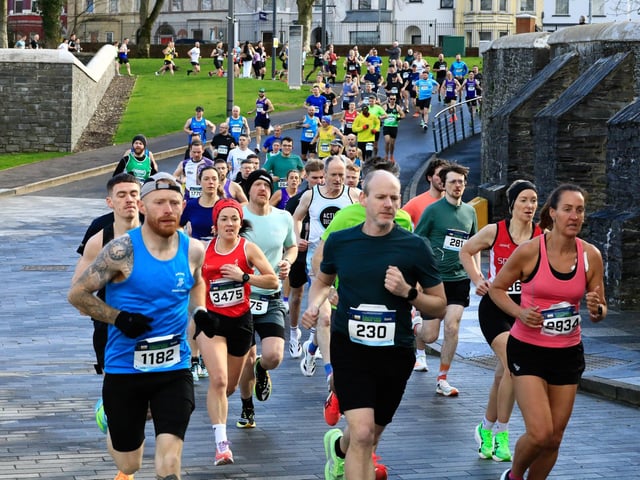 Runners taking part in the Bentley Group Walled City 10 Mile race, Ebrington Square. (Photo - Tom Heaney, nwpresspics)