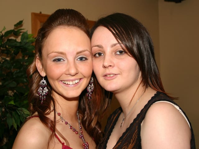 Charlene McCrossan and sister Erin on her 18th Birthday in Badgers. 2495/dd : Parties and nights out in Derry and Donegal in February 2006.