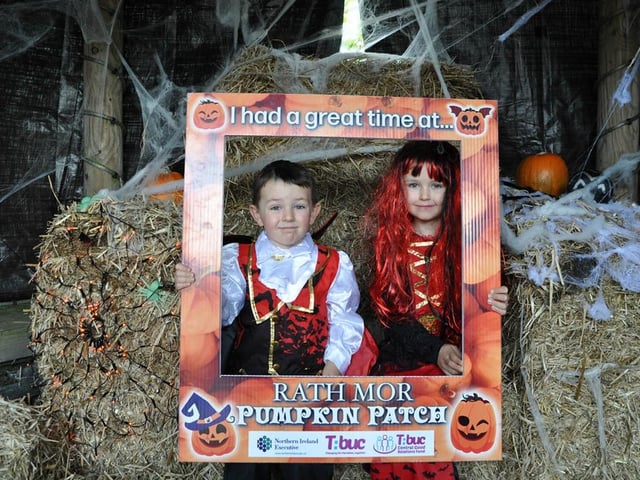 Having Hallowe'en fun at the Ráth Mór Revival Free Hallowe’en Pumpkin Patch