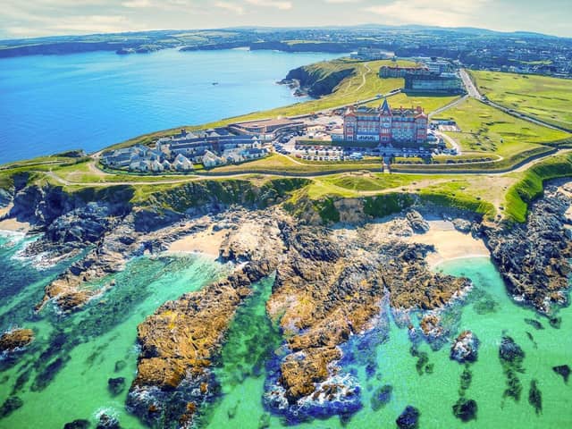 The Headland is an iconic clifftop oasis overlooking Newquay’s world-famous Fistral beach.