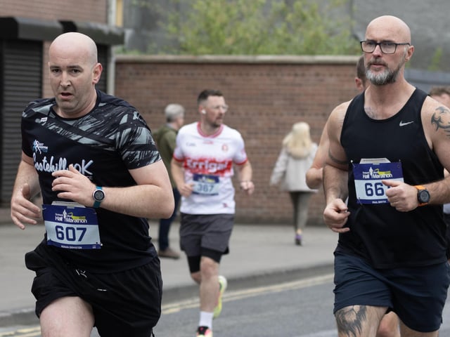 Ronan Ormiston (607) keeps his pace high. (Photo: North West Newspix)