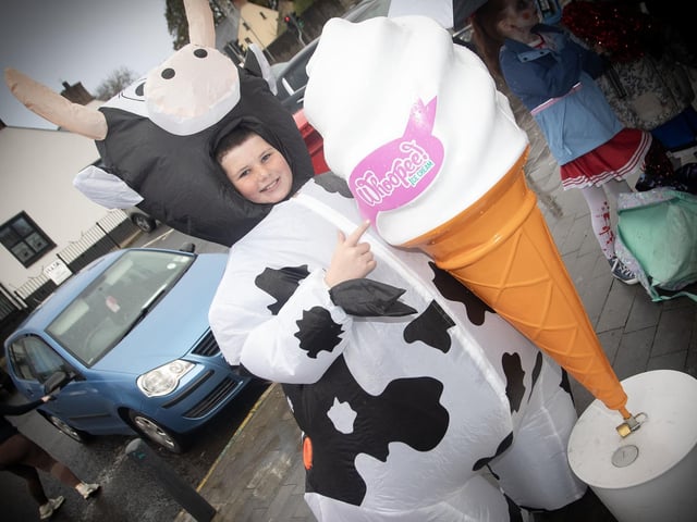 It's not everywhere you can see a cow poking a poke! : .