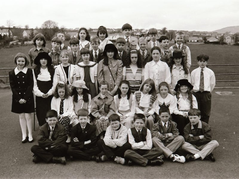 Derry schoolchildren making their Confirmations back in April 1994.