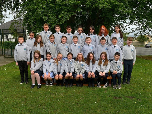 Mrs McDermott’s P7 leavers class at Sacred Heart Primary School.  Photo: George Sweeney.  DER2321GS – 108