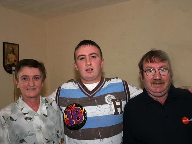 Alex Lynch with Mum Noreen and dad Lexie 2257/dd : Parties and celebrations January 2006: Alex Lynch.
