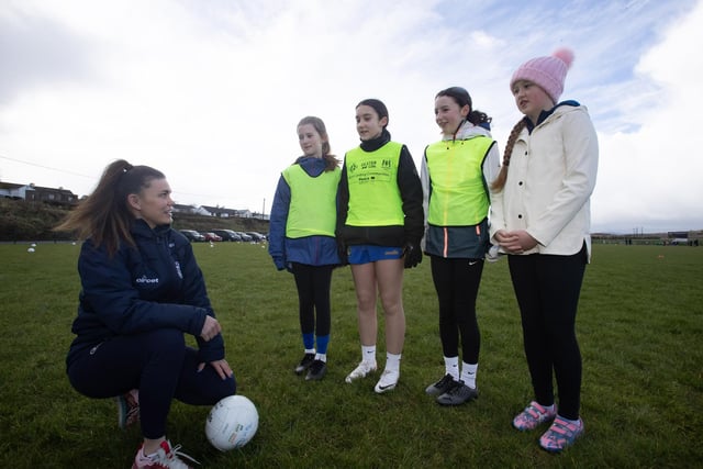Donegal Ladies star Niamh Hegarty passes on some skills advice to future Beart stars Senna Gallagher, Sophie Burns, Maebh Burgess and Gemma Strain. (Photos: Jim McCafferty Photography).