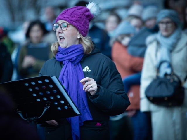Residents of Creggan and people from across the city came together at Creggan Country Park earlier this morning to welcome the sunrise and begin a day of events across the neighbourhood to mark the Equinox.